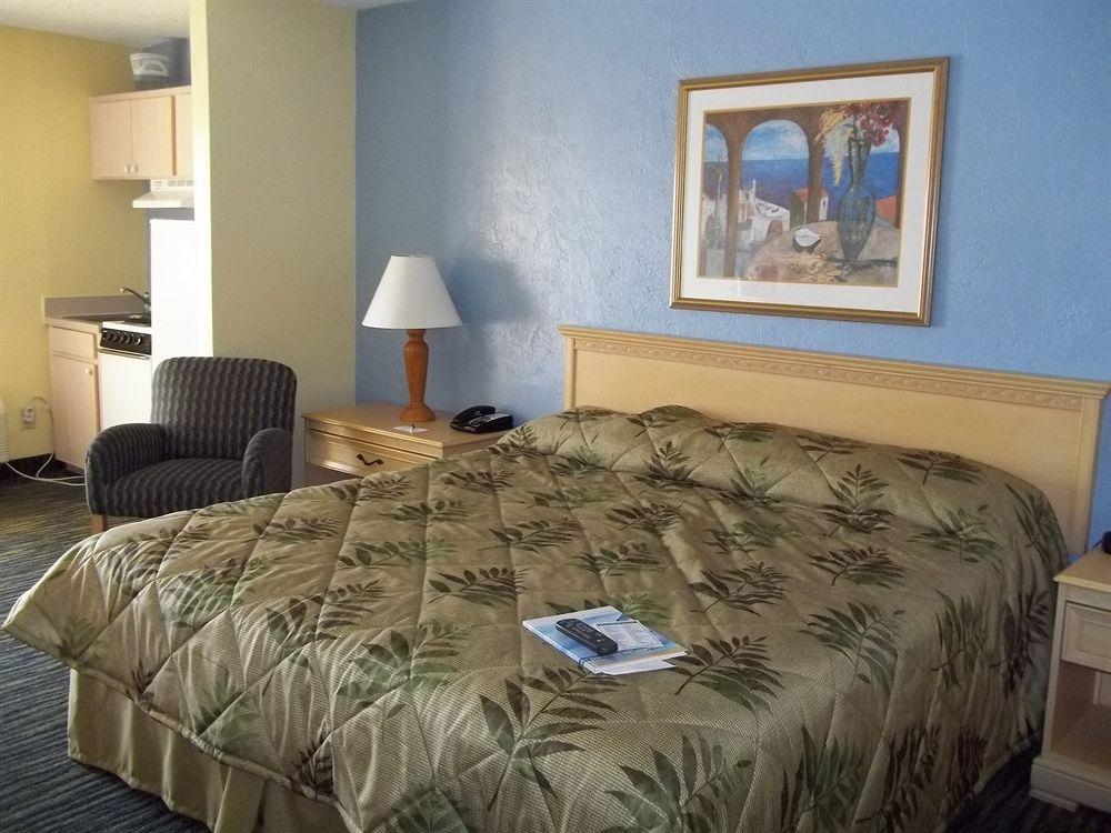Holiday Express & Oceanfront By Ihg Daytona Beach Shores