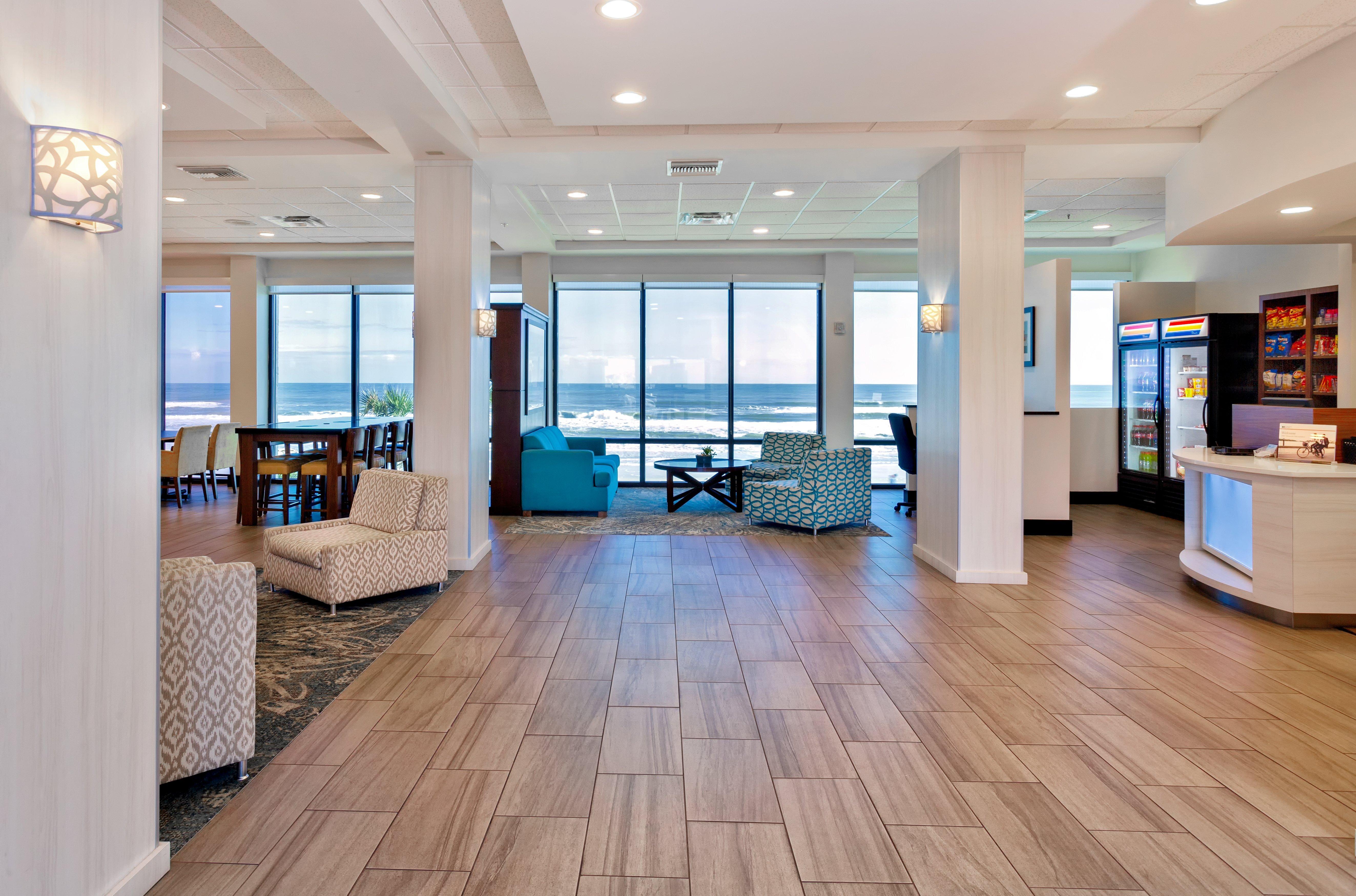 Holiday Express & Oceanfront By Ihg